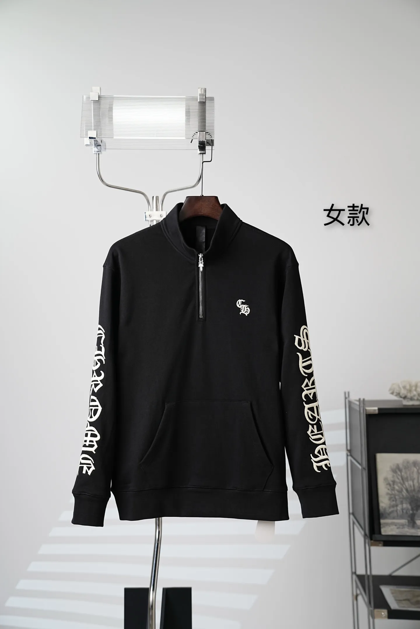 【 】Chrome Hearts/ （ ） 【In Stock】S M L ， ， 。 ， ， 。 ， ， Retro 。 ， ， ， ， Retro 。 ， 。 1. ， Chrome Hearts ， ， 。 2 ， ， ， 、 ， ，